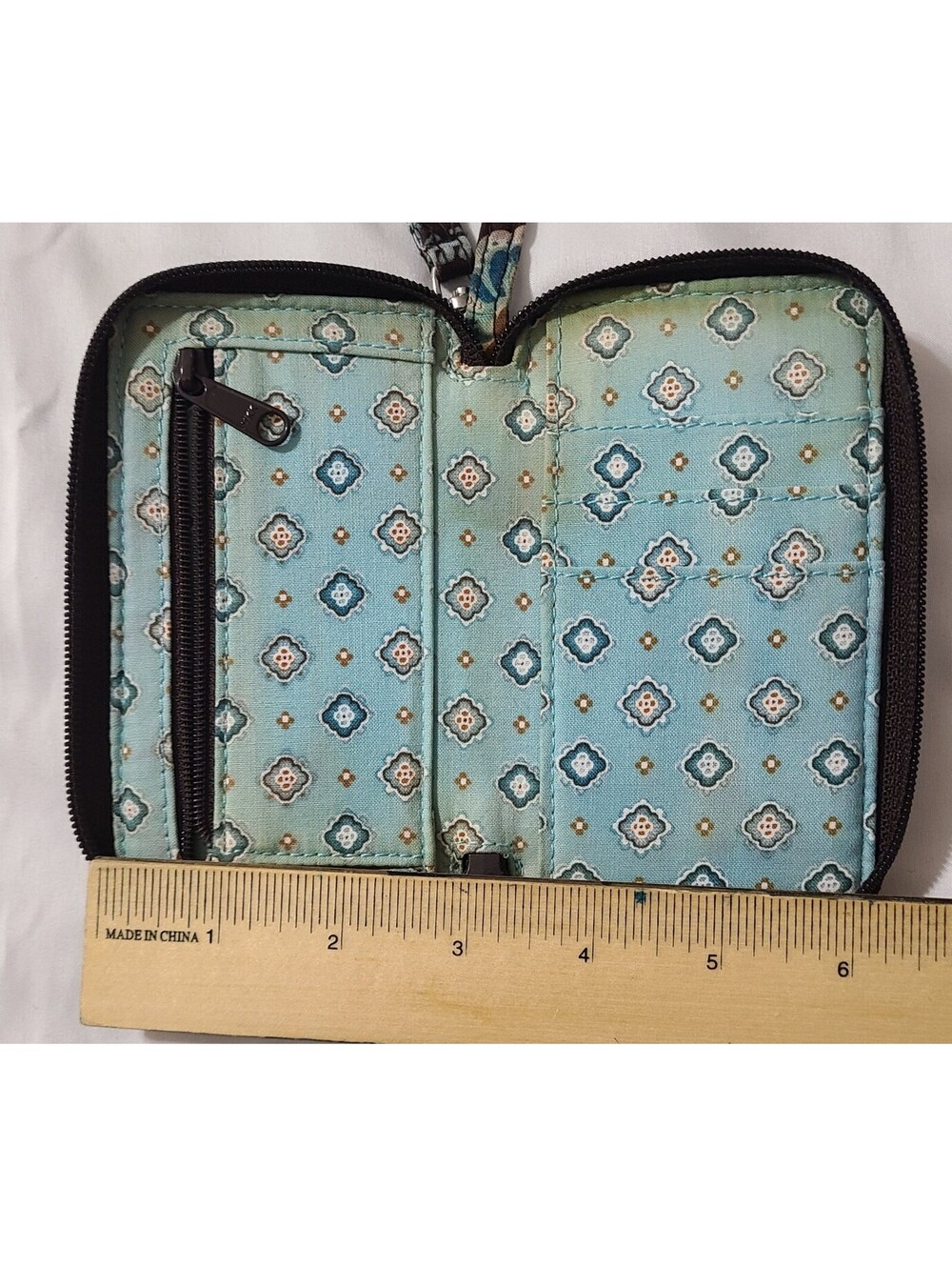 Vera Bradley Carry It All Quilted Wristlet Java Brown & Blue Paisley Zip Retired - Picture 4 of 6